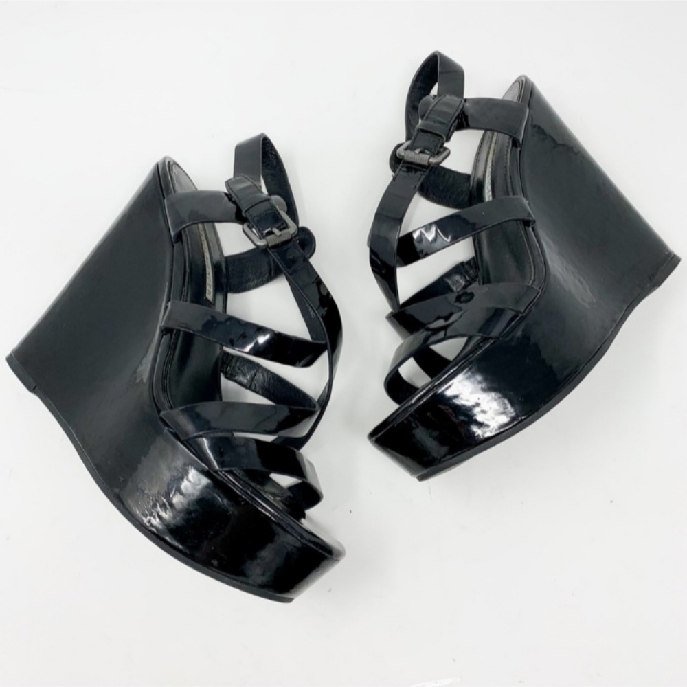 Vera Wang black wedges